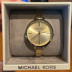 💛MICHAEL KORS WATCH💛 NWT AND BOX!